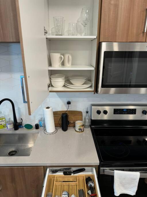 Appartement Spacious, Modern 1bd Hollywood Free Parking, Pool, Wifi, Private Balcony