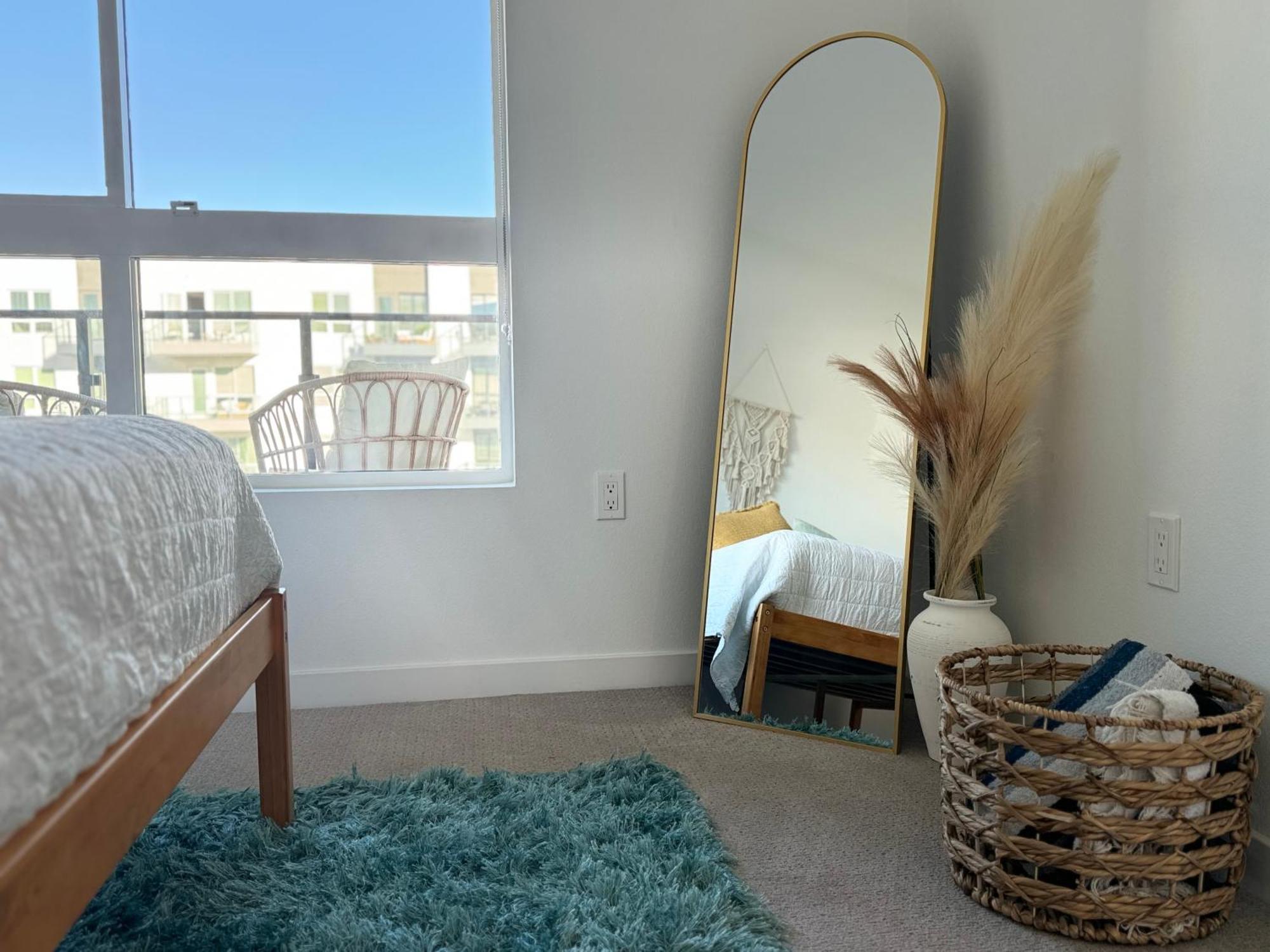 Appartement Spacious, Modern 1bd Hollywood Free Parking, Pool, Wifi, Private Balcony *