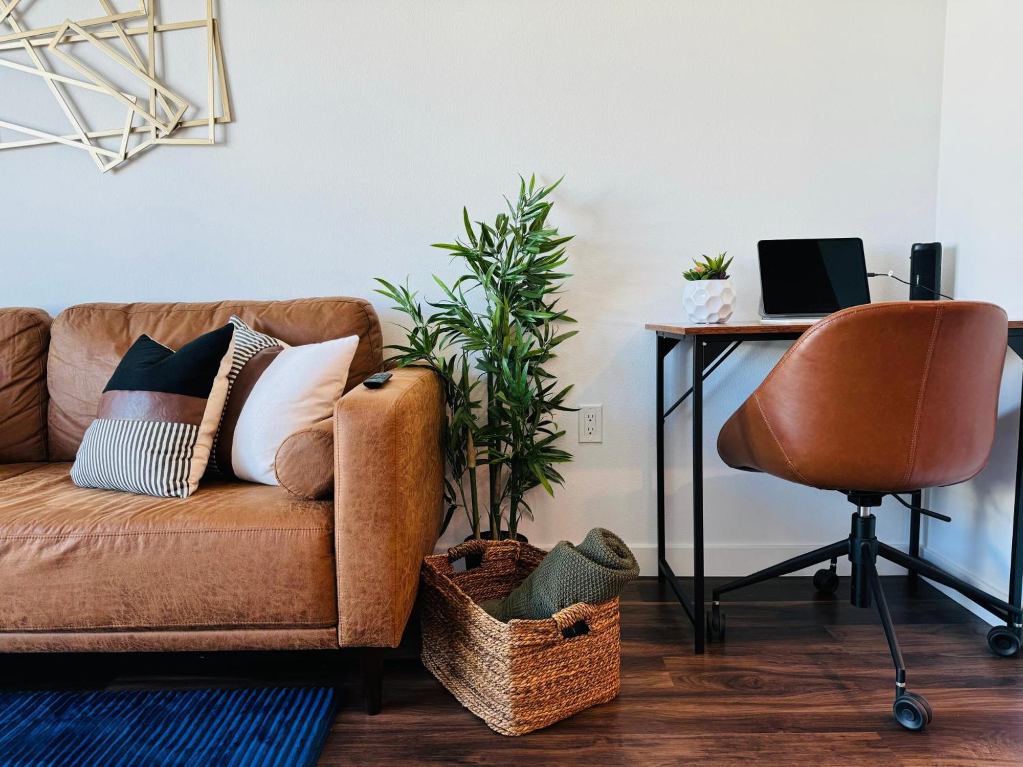 Spacious, Modern 1bd Hollywood Free Parking, Pool, Wifi, Private Balcony Appartement *